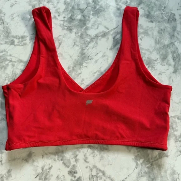 🌟NWT Fabletics Low Impact crossover sports bra - Picture 2 of 4